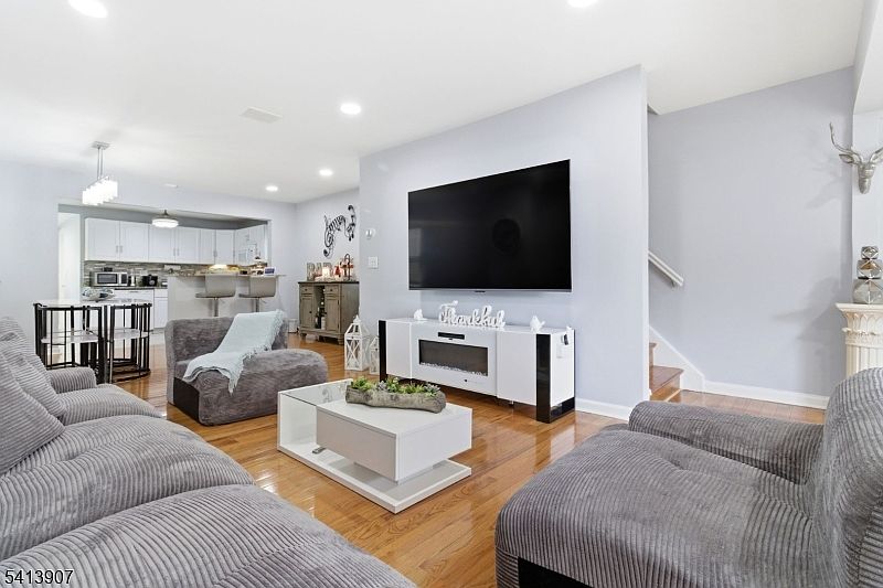 1st image of 32 Cedar Ave