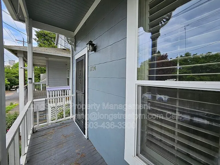 1734 SW Market St — Photo 32