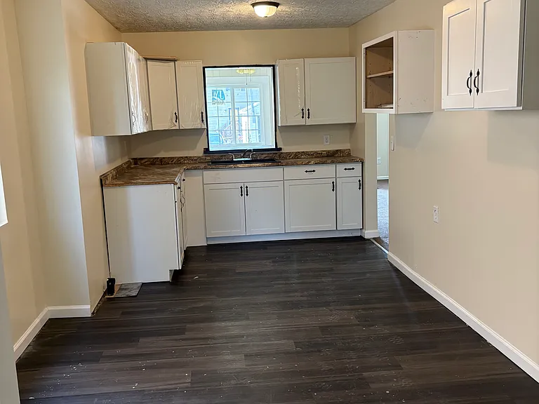 618 W Fairview Ave — Photo 2