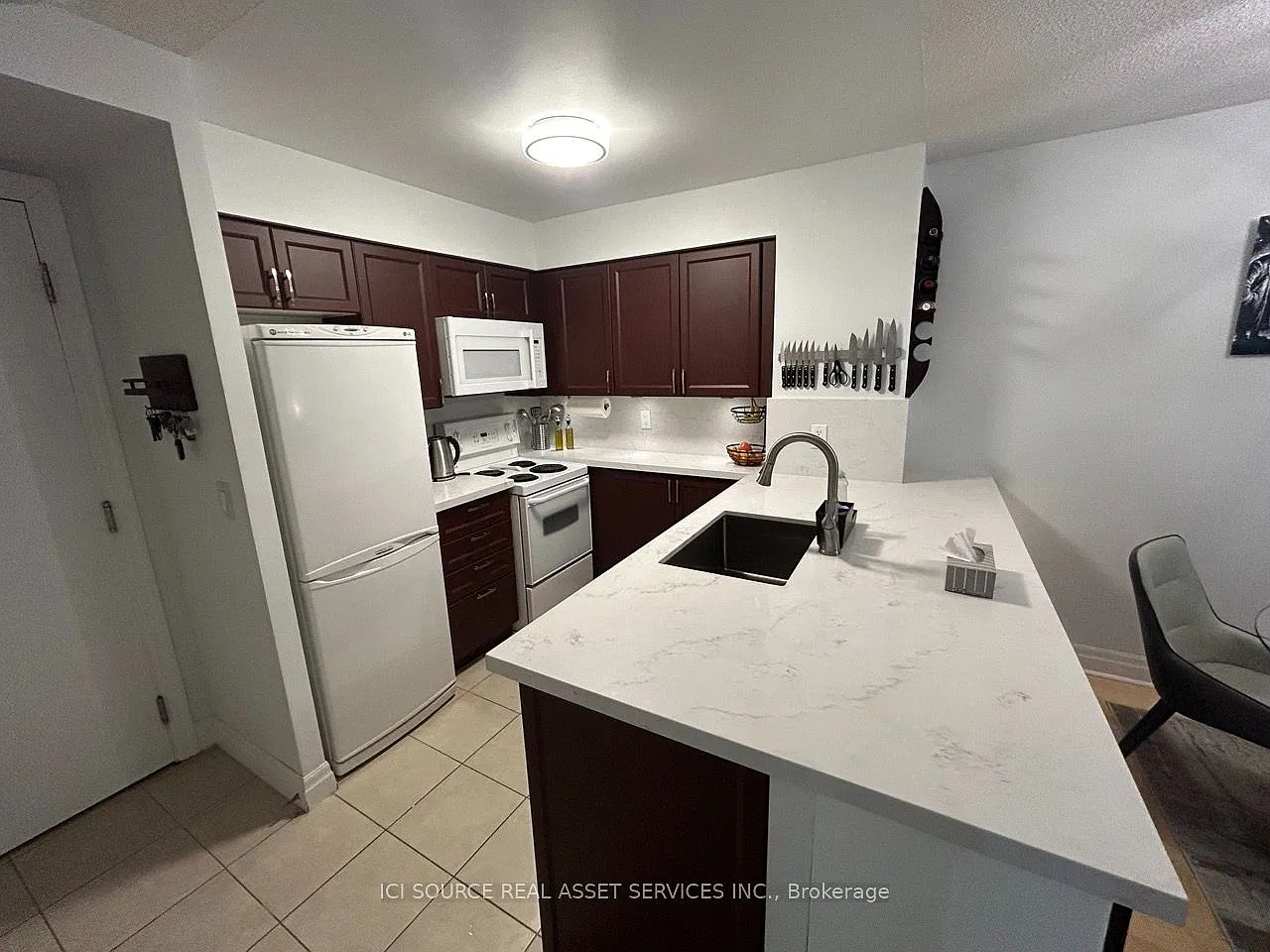 2 bed, $2,500 — Photo 4