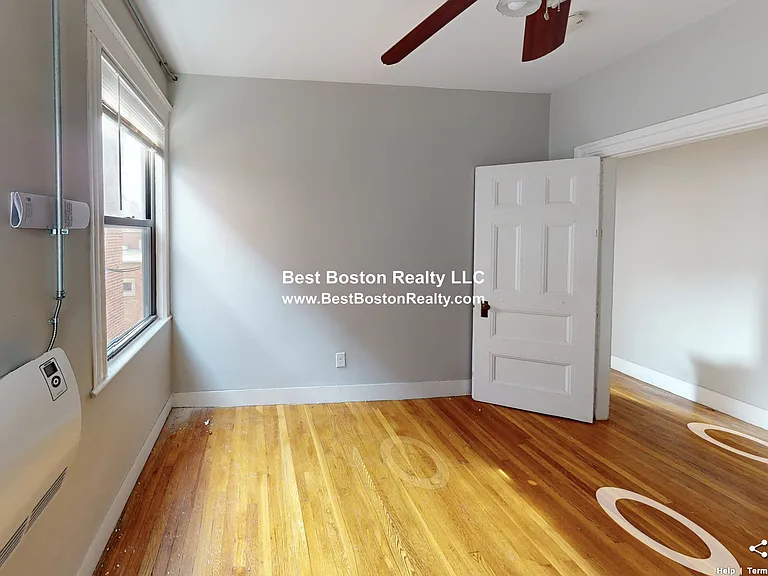 48 John F Kennedy St #15 — Photo 7