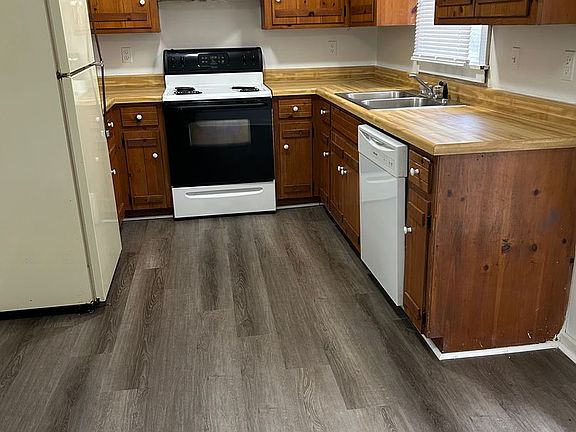 3rd image of 101 Moss Creek Dr APT 101