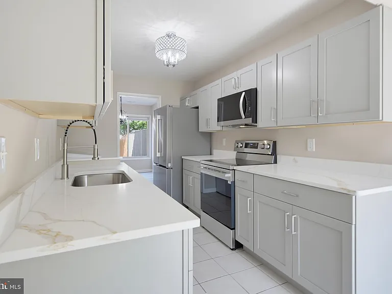 744 Cordell Way — Photo 8