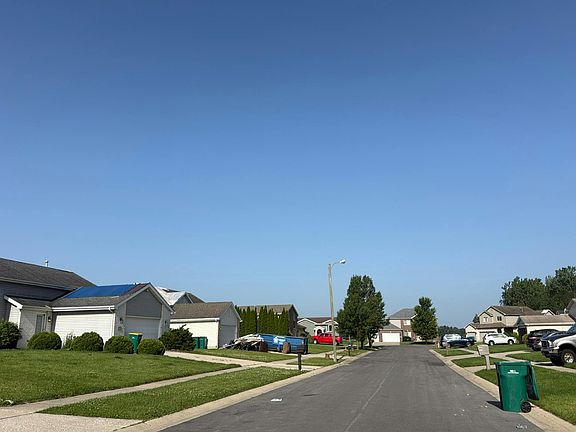 4th image of 2939 W 63rd Ln