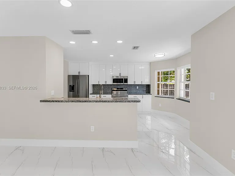 15834 SW 101st St — Photo 6