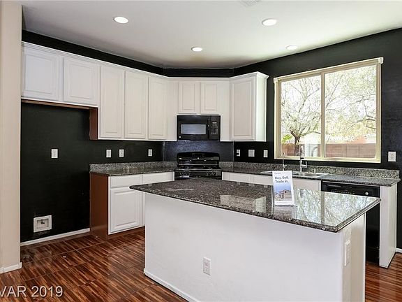 2nd image of 4957 Blue Rose St