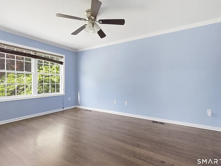305 Sylvan St — Photo 12