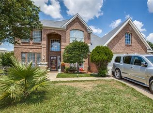 6211 Saint Leonard Dr, Arlington, TX 76001