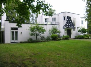 30 Stoneham Rd, Rochester, NY 14625