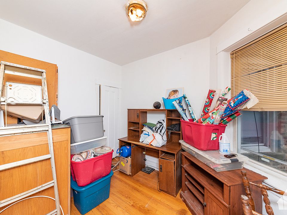 1st image of 4634 W Barry Ave Unit 1