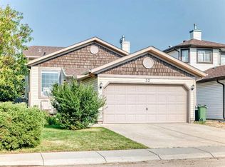 32 W Cimarron Meadows Way, Okotoks, AB T1S1T4