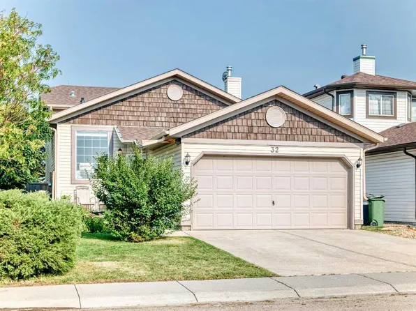 32 W Cimarron Meadows Way, Okotoks, AB T1S 1T4