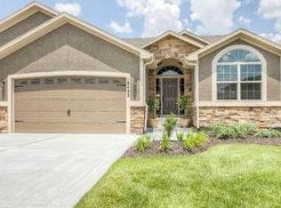 18529 W 194th St, Spring Hill, KS 66083