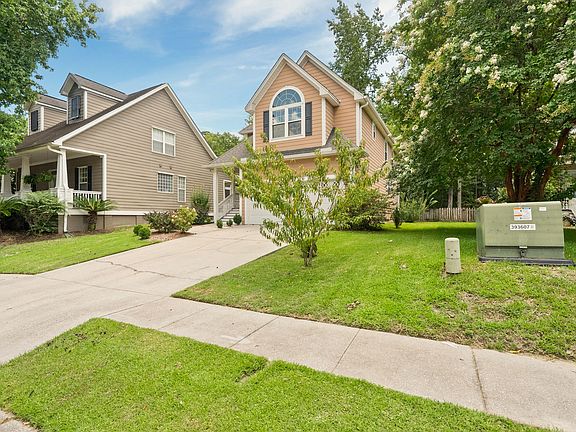 5th image of 669 Fair Spring Dr