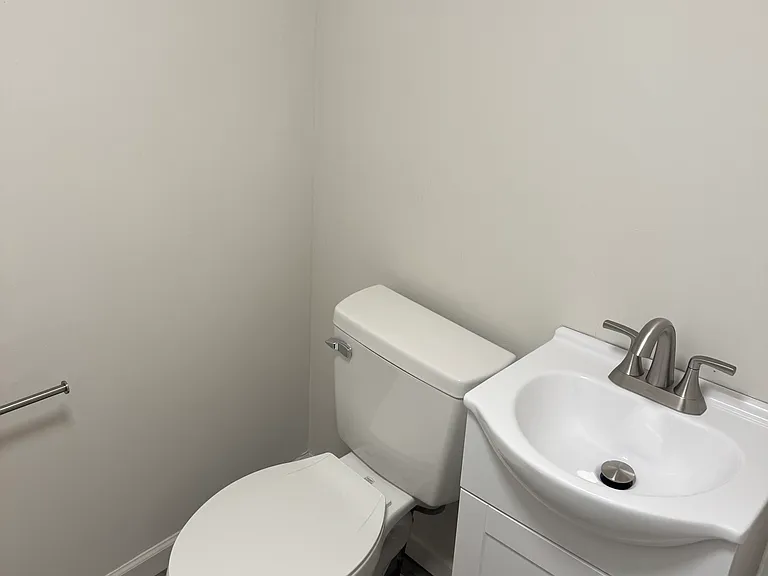 19-21 Penrose Ave #4 — Photo 2