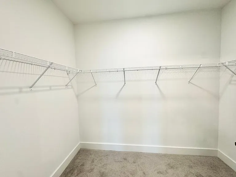 Brixton Apartments — Photo 101