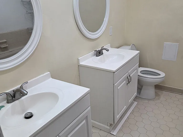 201 Clifton Dr #A — Photo 8