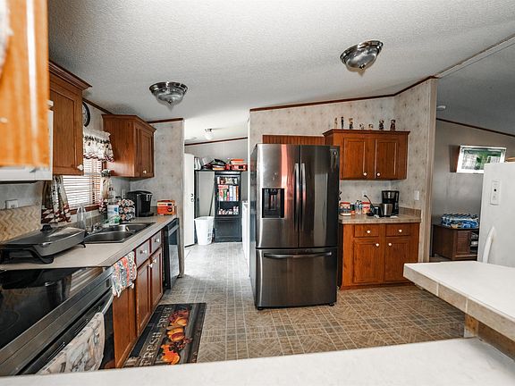 4th image of 2 Raisinwood Dr