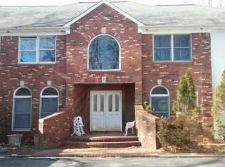 11 Kristin Ct, Manalapan, NJ 07726