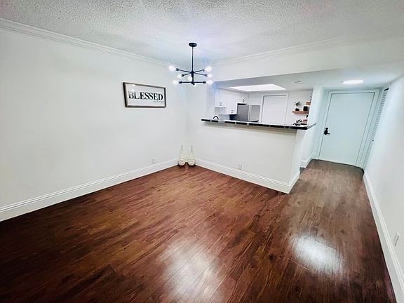 3rd image of 899 SE 2nd Ave APT 220