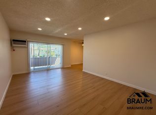 5433 Sepulveda Blvd APT 14, Van Nuys, CA 91411
