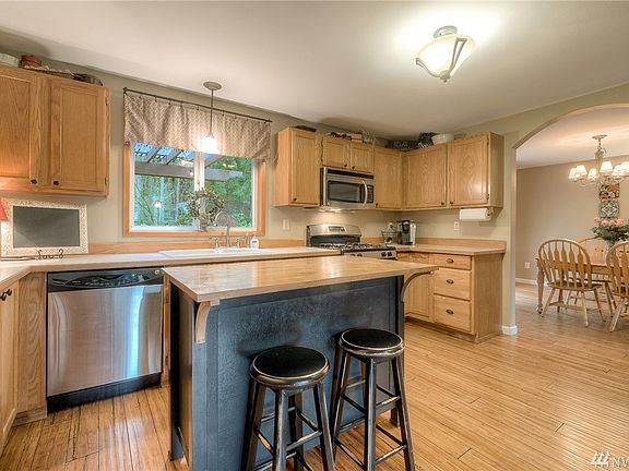 3rd image of 10712 219th Avenue Ct E