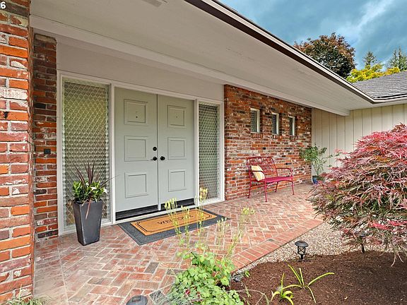 4th image of 1275 SW Orinda Way