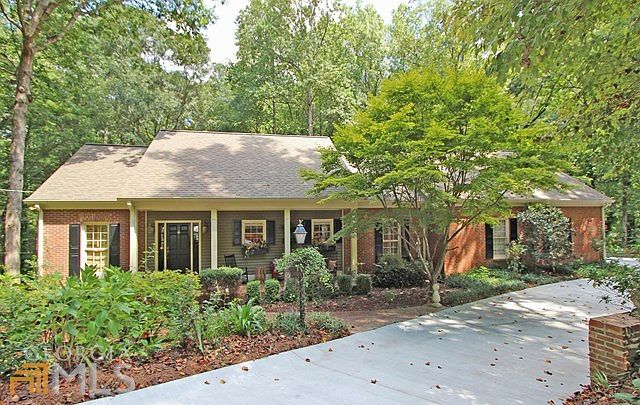 1st image of 680 Longstreet Dr