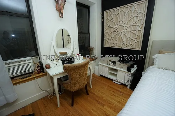 Rented by Universal Realty Group | media 31