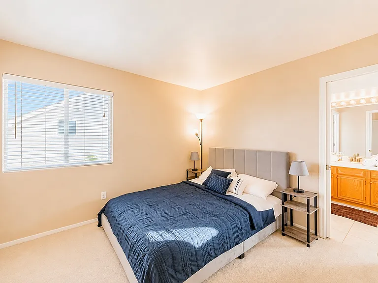 8724 Wintry Garden Ave — Photo 33