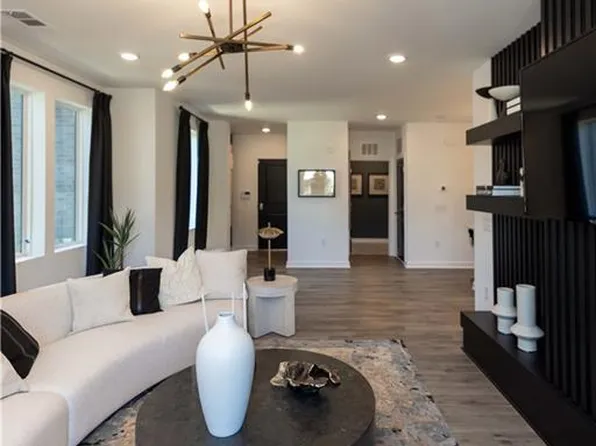 392 Pratt Dr #2012, Atlanta, GA 30315