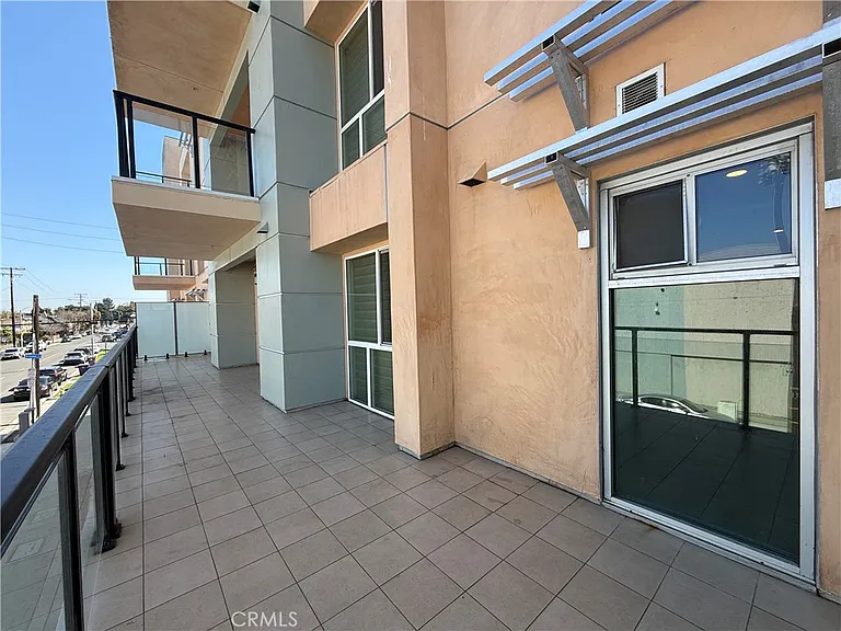 1598 Long Beach Blvd #212 — Photo 11