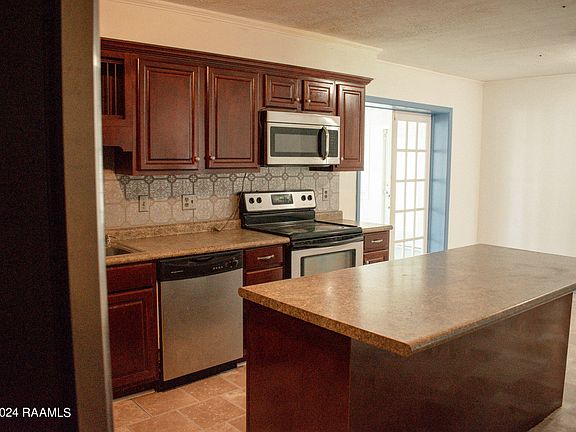 4th image of 1421 N Avenue L