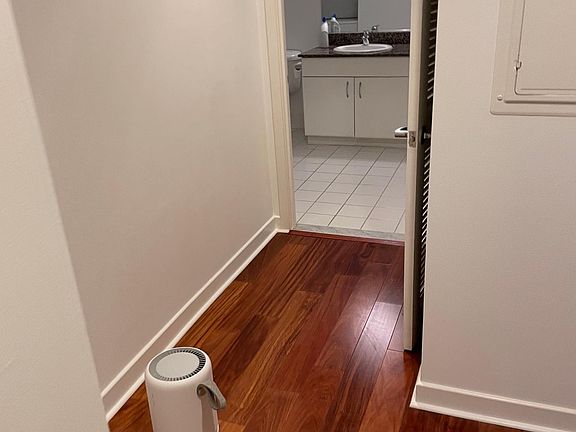2nd image of 250 King St Unit 512