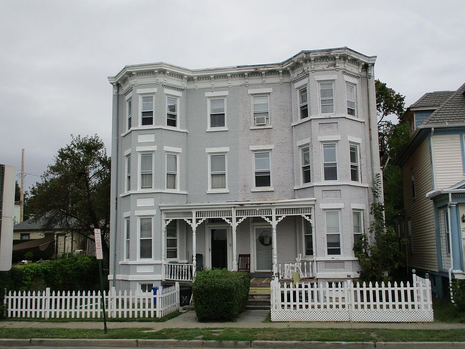 Right Side
Currently being renovated