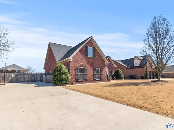 6713 Zach Ln SE, Owens Cross Roads, AL 35763