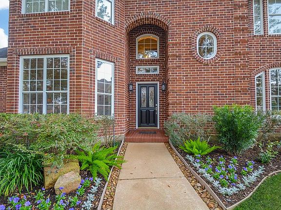 3rd image of 3907 Oakmont Ct
