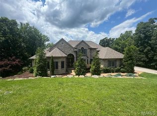 1233 Diamond Valley Dr, High Ridge, MO 63049