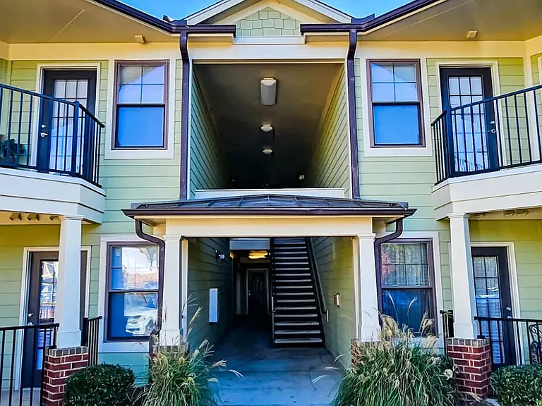 Augusta Heights — Photo 2