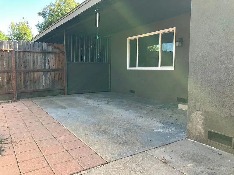 1430 E Orangeburg Ave — Photo 14