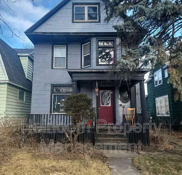 1209 N 16th St #UPPER — Photo 1