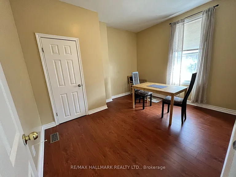 374 Dundas St E #2 — Photo 6