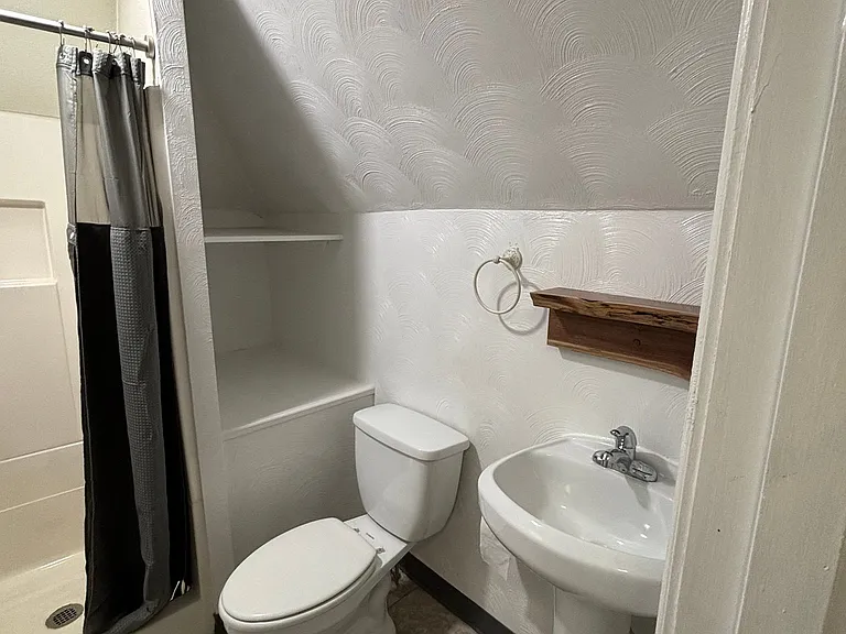 425 N Main St #3F — Photo 13