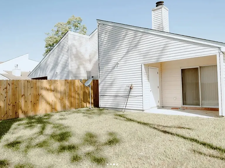 62075 Airport Rd #62075 — Photo 2