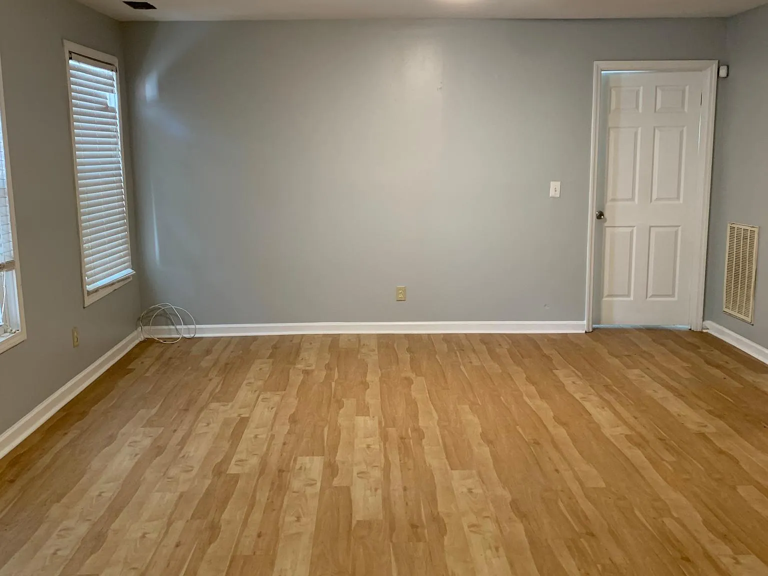 4718 Maybank Hwy — Photo 4