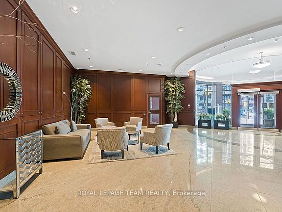 4th image of 234 Rideau St #509