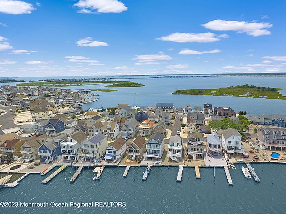 3rd image of 24 Harborside Drive E