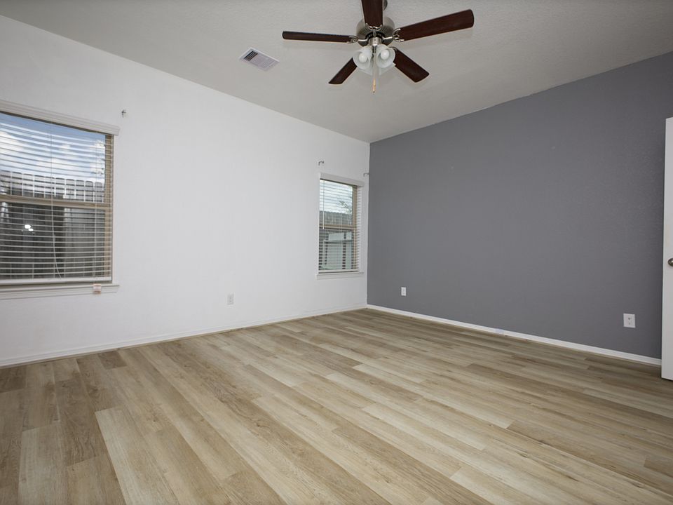 1st image of 2106 Benjamin Park