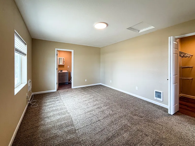 501 E 2nd Ave #6 — Photo 11