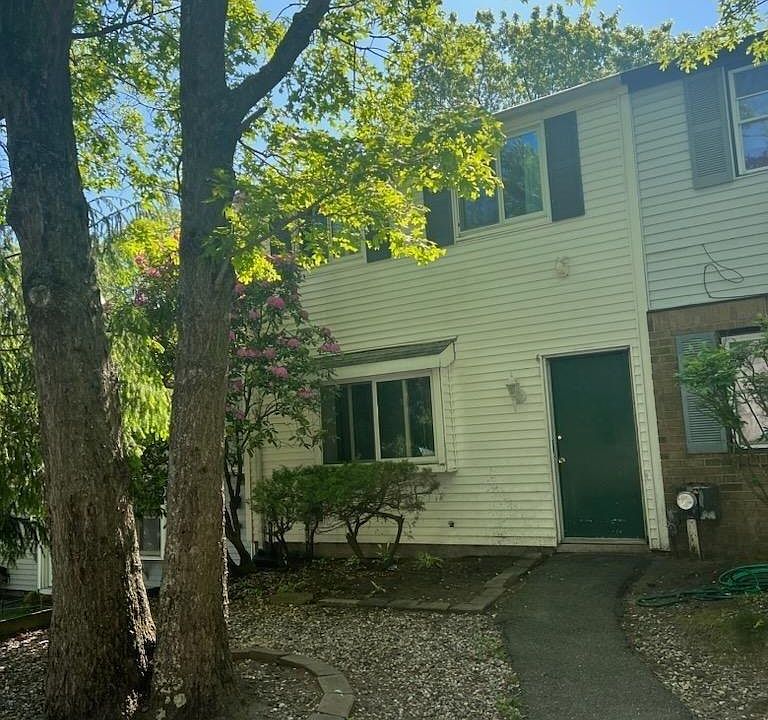 1st image of 149 Hill Crescent #149